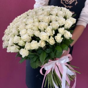 101 белая роза "Мондиаль"