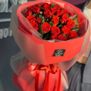 Букет из 31 красной розы