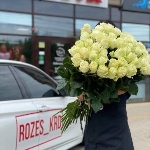 51 белая импортная роза "Мондиаль" 80см