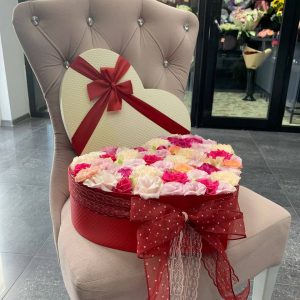 Большое сердце из микса цветов